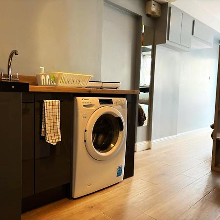 Shirley Apartments, Cozy Studio, Self Check In, 10 Min Drive To City Centre, Walking To Redbridge Train Station Southampton Exteriör bild
