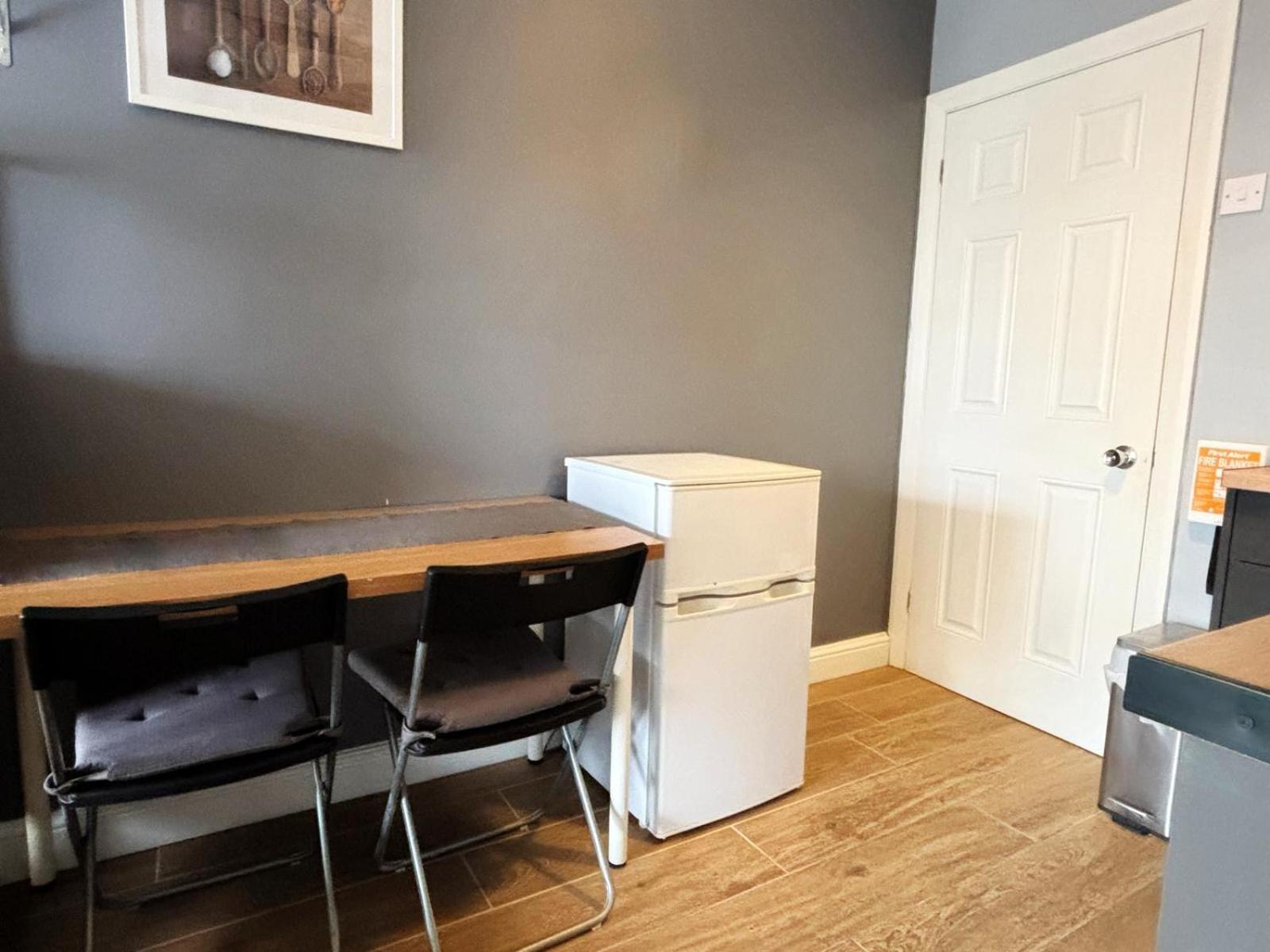 Shirley Apartments, Cozy Studio, Self Check In, 10 Min Drive To City Centre, Walking To Redbridge Train Station Southampton Exteriör bild