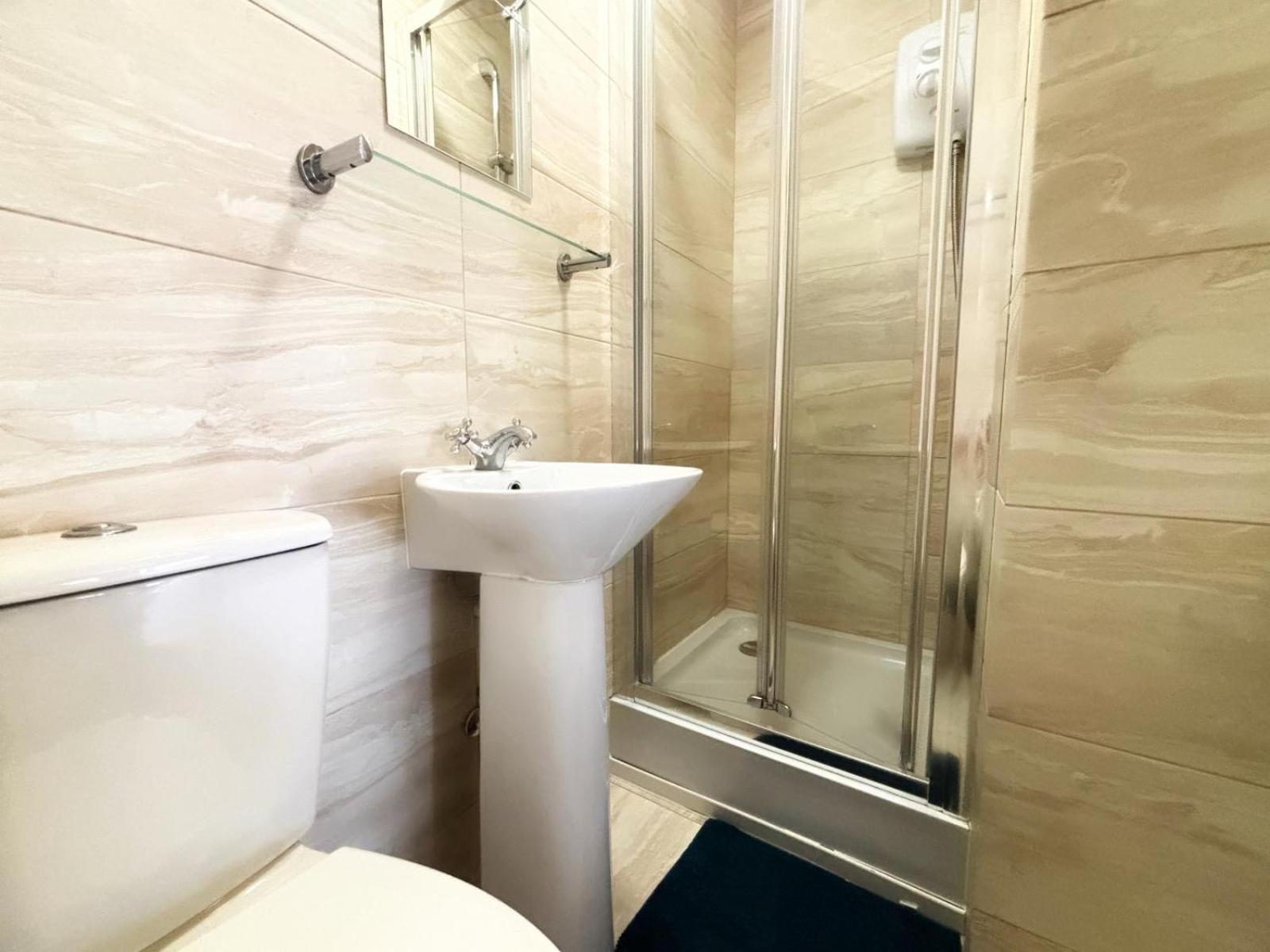 Shirley Apartments, Cozy Studio, Self Check In, 10 Min Drive To City Centre, Walking To Redbridge Train Station Southampton Exteriör bild